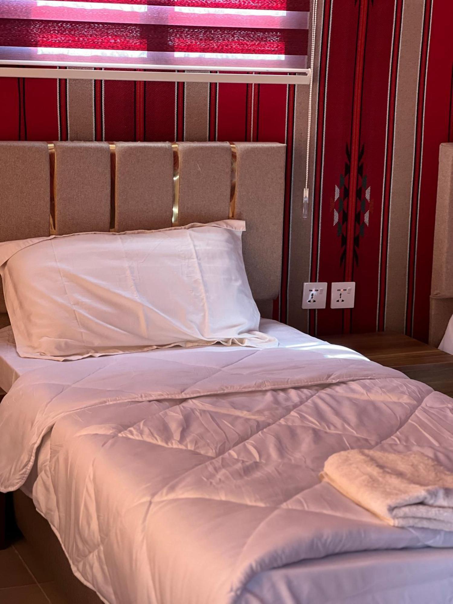 Rum Royal Flower Luxury Camp ワディ ・ラム エクステリア 写真